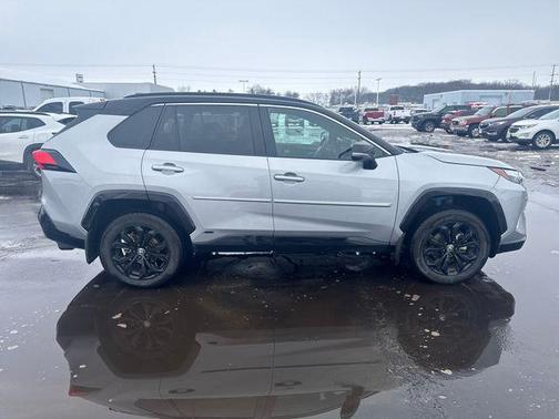 2024 Toyota RAV4 Hybrid SE