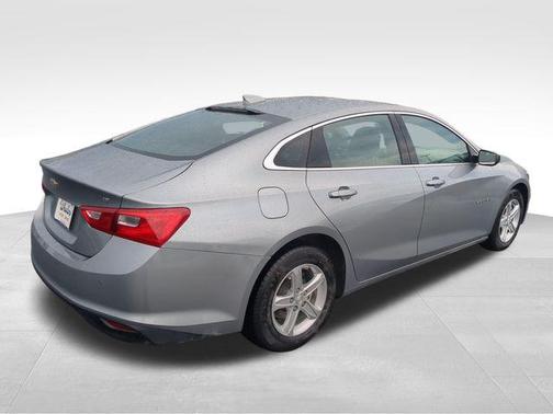 Sterling Gray Metallic 2024 Chevrolet Malibu FWD 1LT