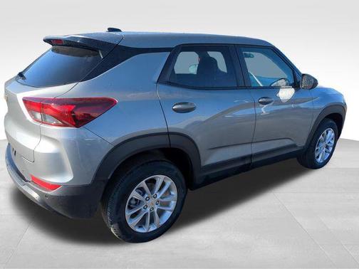 Sterling Gray Metallic 2026 Chevrolet Trailblazer LS