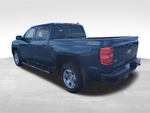 Deep Ocean Blue Metallic 2017 Chevrolet Silverado 1500 2LT