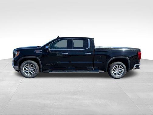 Onyx Black 2022 GMC Sierra 1500 SLT
