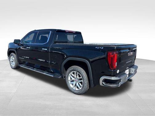 Onyx Black 2022 GMC Sierra 1500 SLT