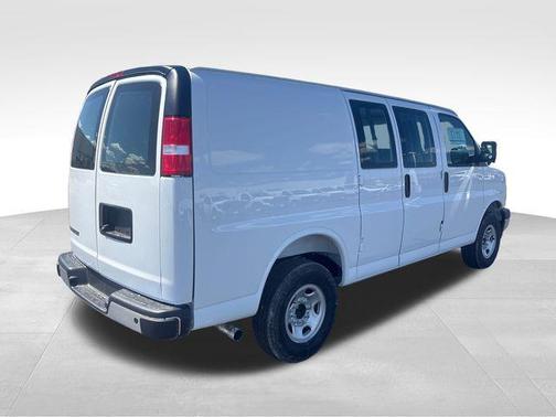 Summit White 2026 Chevrolet Express 2500 Work Van