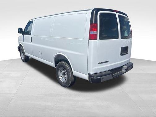Summit White 2026 Chevrolet Express 2500 Work Van