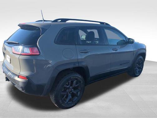 Sting-Gray Clearcoat 2019 Jeep Cherokee Latitude