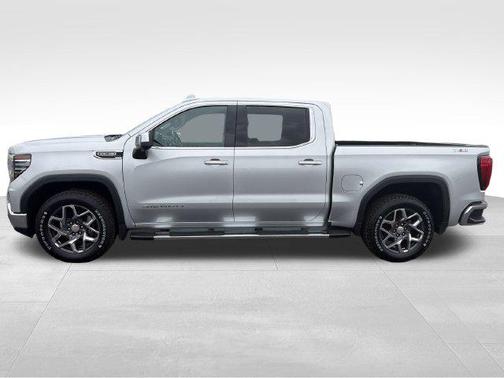 Quicksilver Metallic 2022 GMC Sierra 1500 SLT