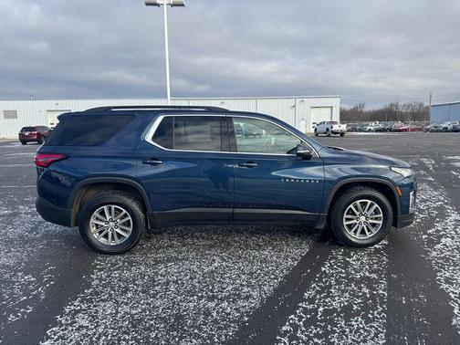 2022 Chevrolet Traverse LT Cloth