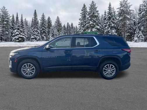 2022 Chevrolet Traverse LT Cloth