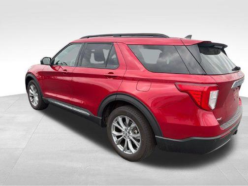Rapid Red Metallic Tinted Clearcoat 2023 Ford Explorer XLT
