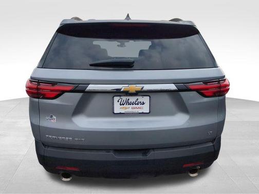 Sterling Gray Metallic 2023 Chevrolet Traverse LT Leather
