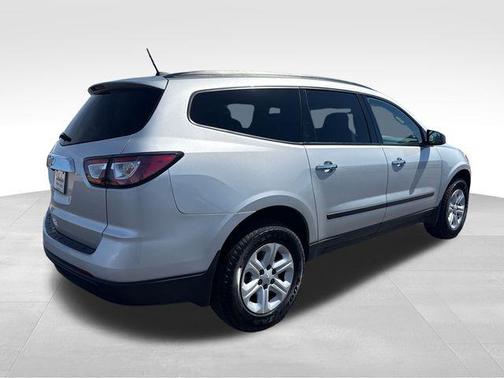 Silver Ice Metallic 2017 Chevrolet Traverse LS