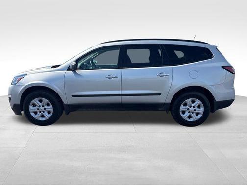 Silver Ice Metallic 2017 Chevrolet Traverse LS