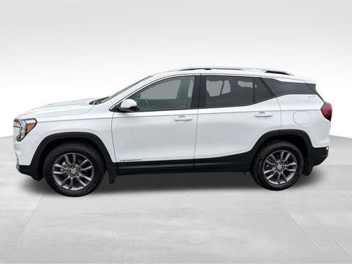 Summit White 2024 GMC Terrain SLT