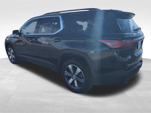 Mosaic Black Metallic 2023 Chevrolet Traverse LT Leather