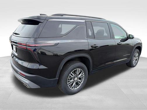Mosaic Black Metallic 2026 Chevrolet Traverse LT