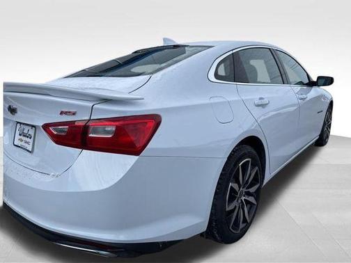 2022 Chevrolet Malibu FWD RS