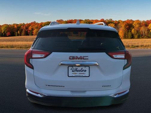 2024 GMC Terrain SLT