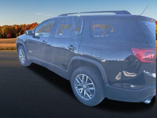 2017 GMC Acadia SLE-2