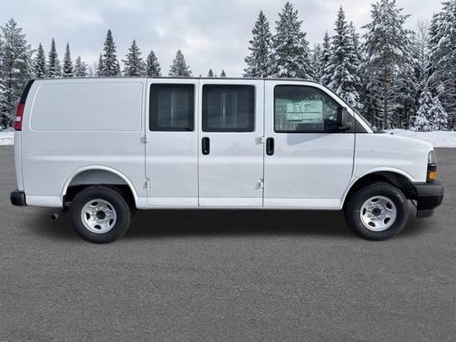 2025 Chevrolet Express 2500 RWD 2500 Regular Wheelbase WT