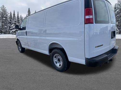 2025 Chevrolet Express 2500 RWD 2500 Regular Wheelbase WT