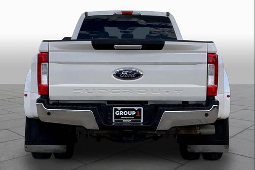 White Platinum Metallic Tri-Coat 2019 Ford F-450 Lariat