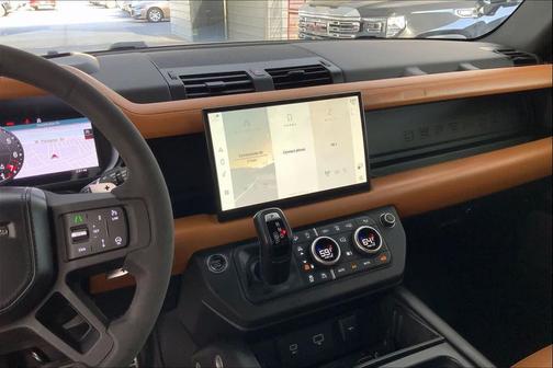 2023 Land Rover Defender 110 V8