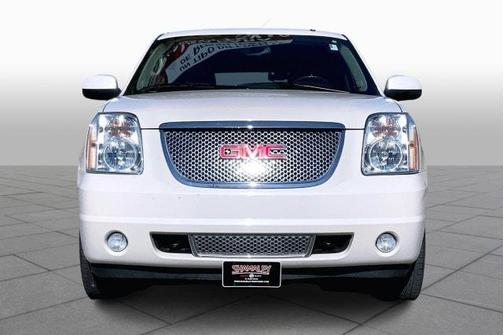 Photo 3 of 32 of 2014 GMC Yukon Denali