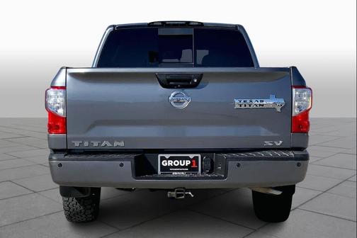 2017 Nissan Titan SV