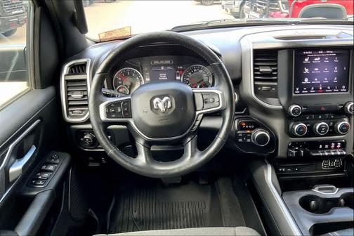 Diamond Black Crystal Pearlcoat 2019 RAM 1500 Big Horn