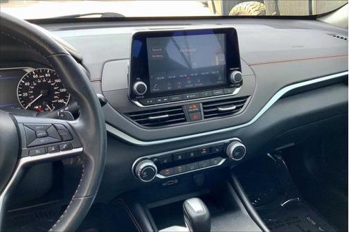 2022 Nissan Altima SR FWD
