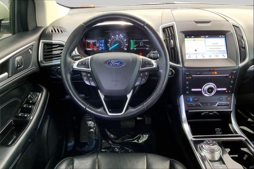 White Platinum Metallic Tri-Coat 2019 Ford Edge Titanium