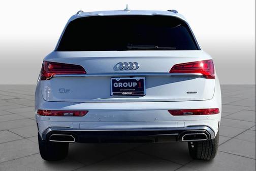 2023 Audi Q5 45 S line Premium