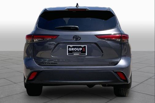 Magnetic Gray Metallic 2023 Toyota Highlander L