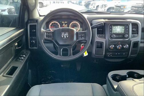 2018 RAM 2500 Tradesman Crew Cab 4x2 6'4' Box