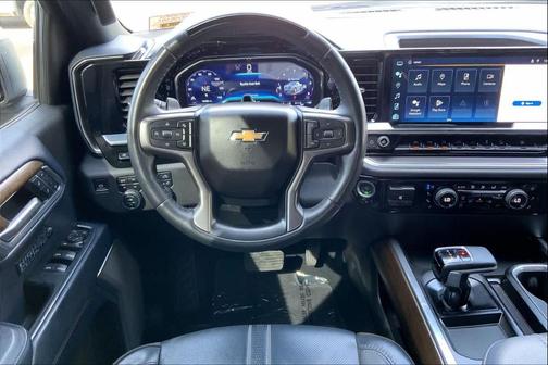 Iridescent Pearl Tricoat 2024 Chevrolet Silverado 1500 High Country