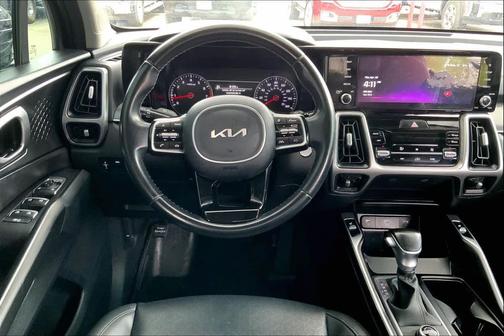 Ebony Black 2022 Kia Sorento S