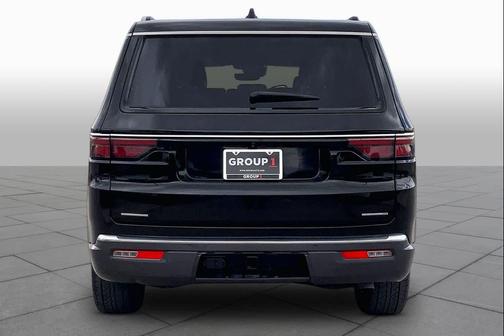 Diamond Black Crystal Pearlcoat 2022 Jeep Wagoneer Series III 4x4