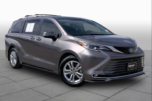 Predawn Gray Mica 2022 Toyota Sienna Platinum