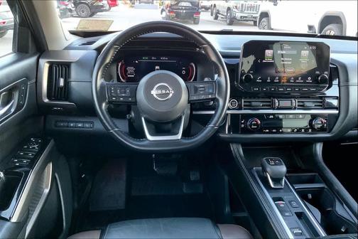 2023 Nissan Pathfinder Platinum FWD