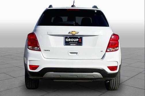 Summit White 2018 Chevrolet Trax LT