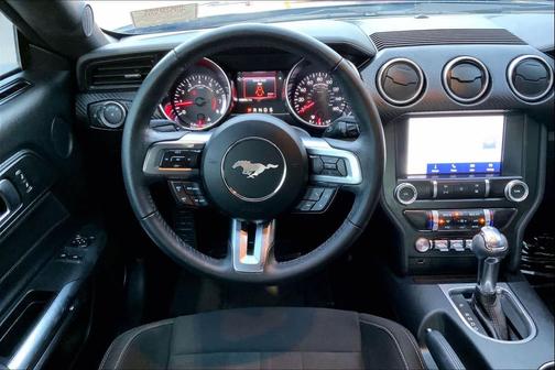 2022 Ford Mustang EcoBoost