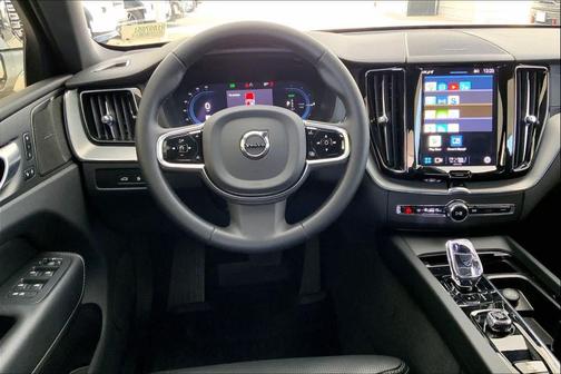 2024 Volvo XC60 Recharge Plug-In Hybrid T8 Ultimate Black Edition