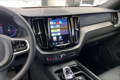 2024 Volvo XC60 Recharge Plug-In Hybrid T8 Ultimate Black Edition