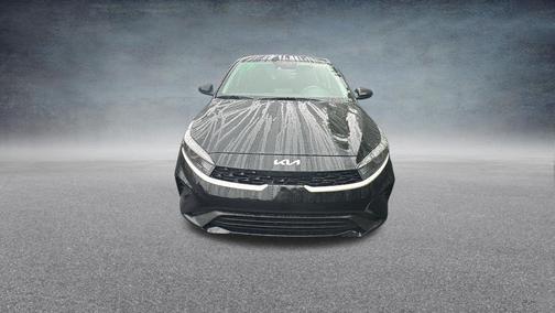 Aurora Black Pearl 2024 Kia Forte LXS