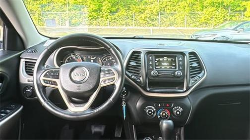 2017 Jeep Cherokee Sport