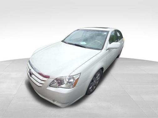 Blizzard Pearl 2005 Toyota Avalon XLS