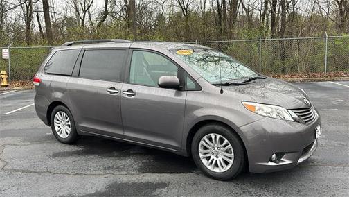 2013 Toyota Sienna XLE