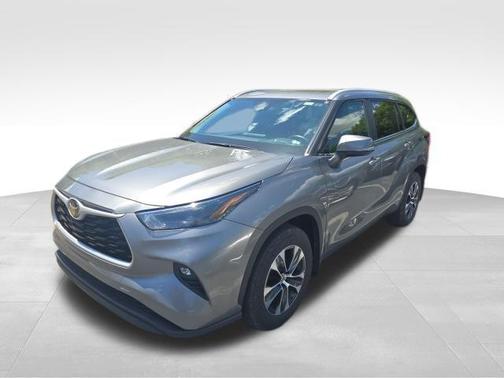 Heavy Metal 2025 Toyota Highlander XLE