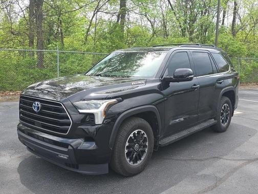 2024 Toyota Sequoia SR5
