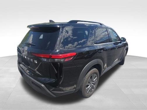 Super Black 2025 Nissan Pathfinder SV 4WD